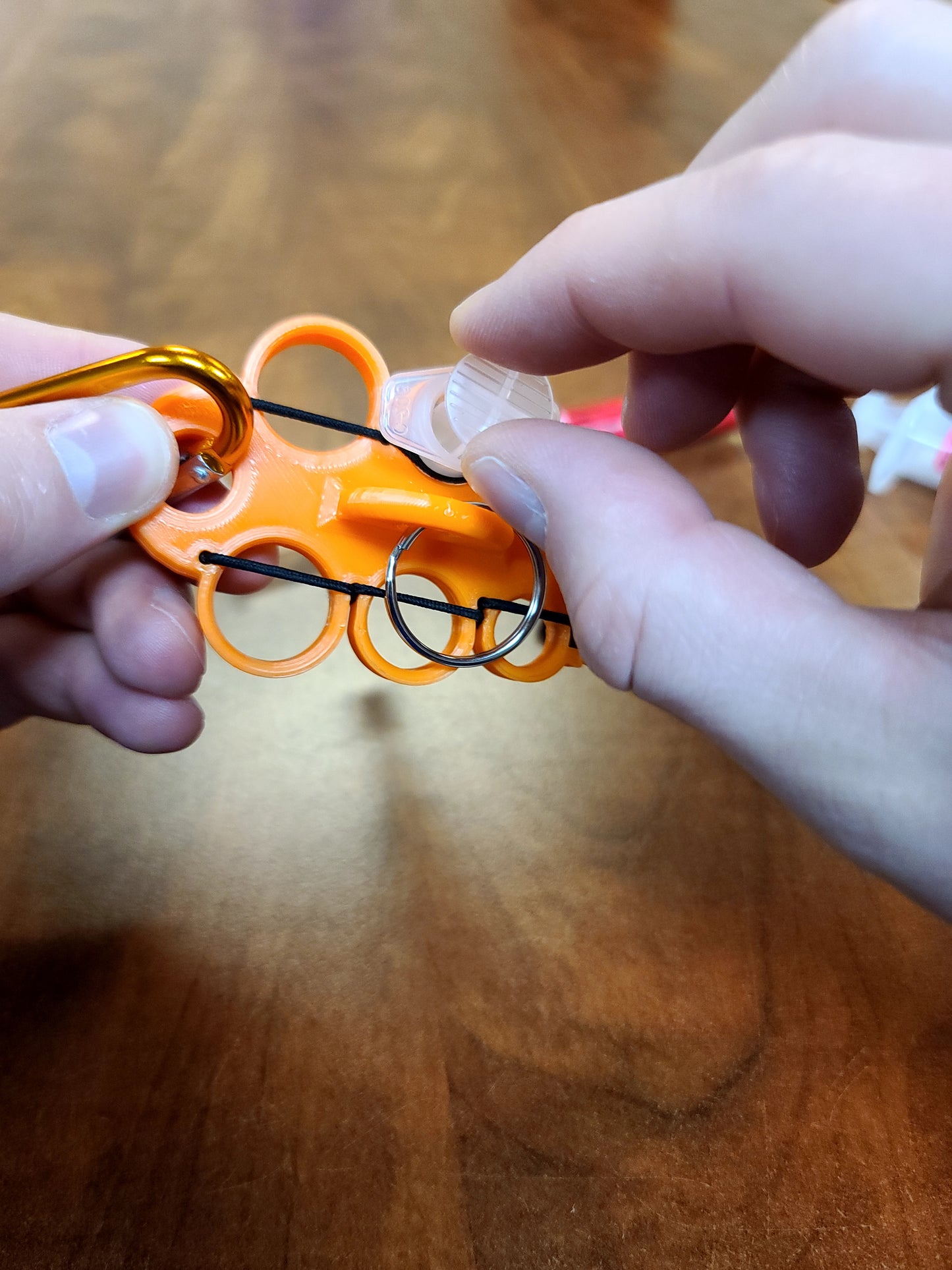 Knuckle Syringe Holder