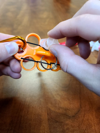 Knuckle Syringe Holder